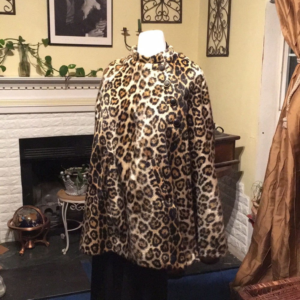 Faux fur leopard print cape